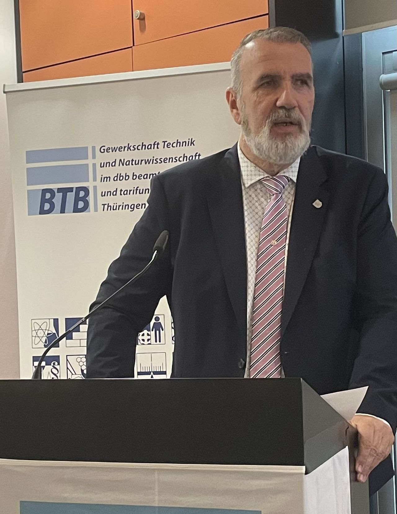 Minister Steffen Schütz